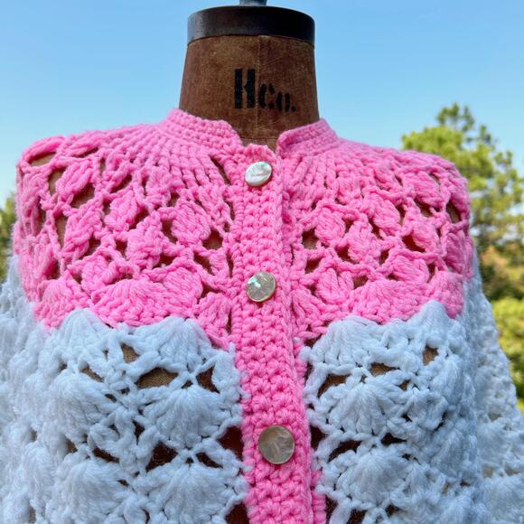 Vintage 60s Pink + White Handmade Chunky Crochet Knit Poncho Sweater Cape OS - Picture 3 of 6